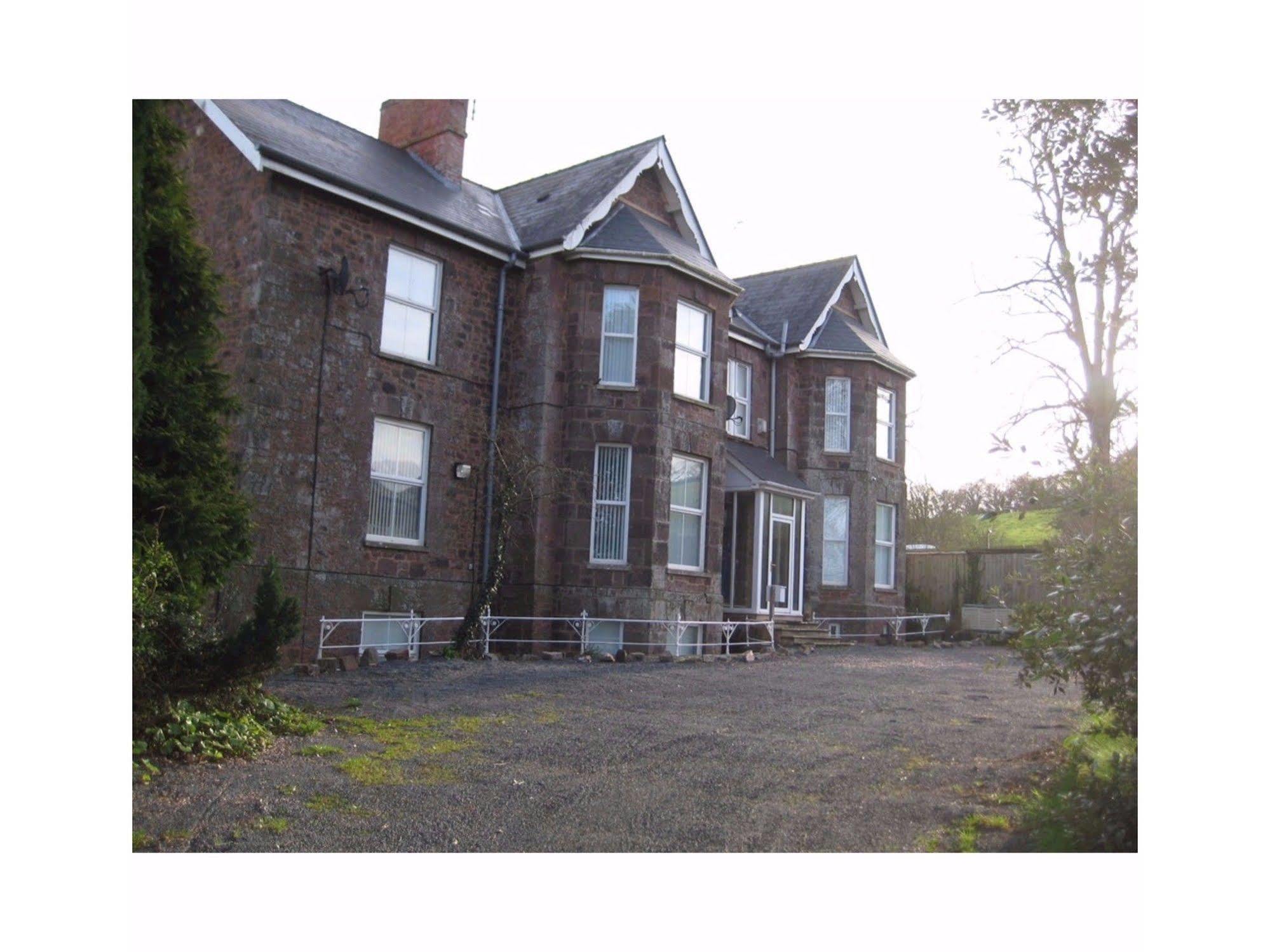 The Arlington Hotel Hele Exterior photo
